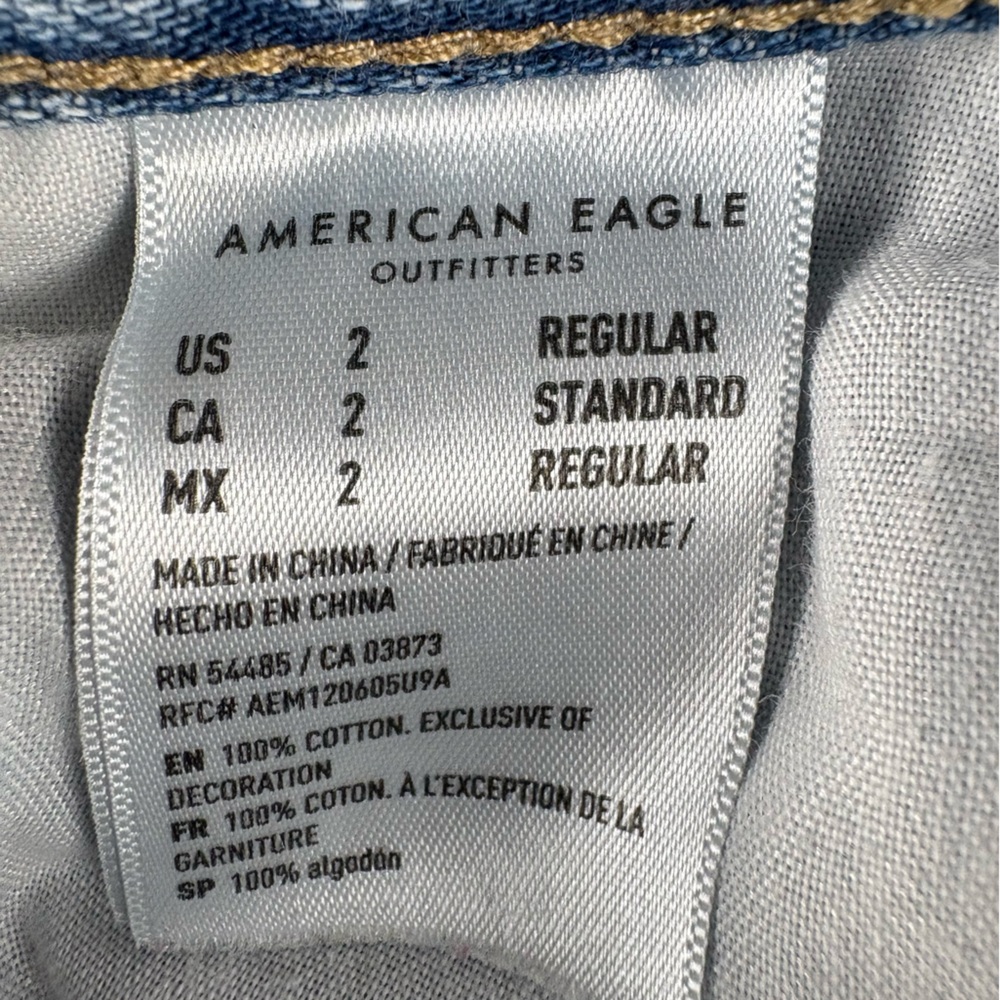 American Eagle Women’s Size 2 Regular‎ Light Wash Jeans Rainbow Back Pocket - Picture 9 of 10
